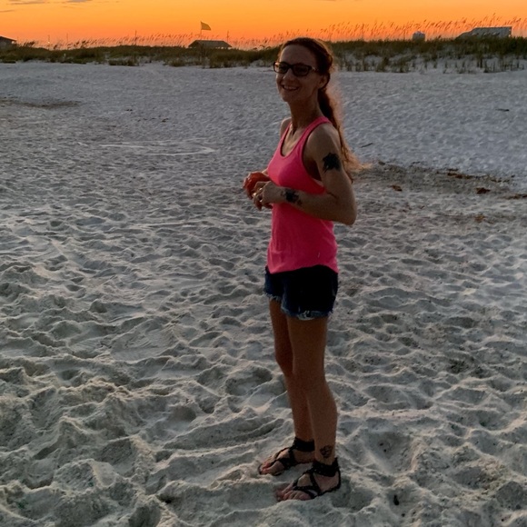 Meet your Posher, Jessica - Picture 3 of 3